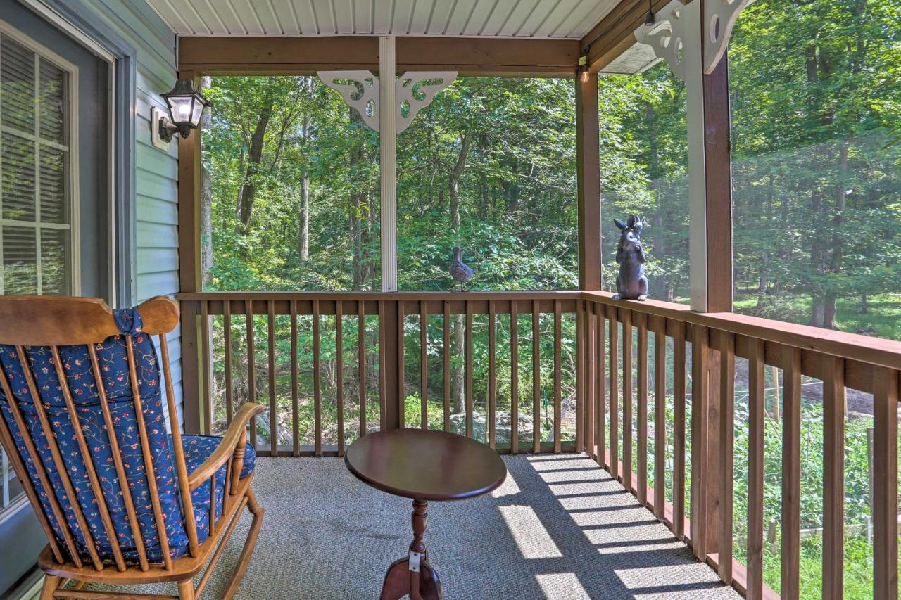 Henryville Home With Hot Tub About 5 Mi To Camelback! Εξωτερικό φωτογραφία