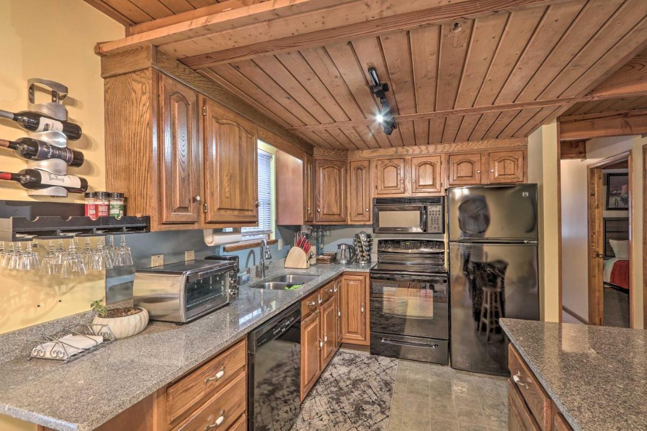 Henryville Home With Hot Tub About 5 Mi To Camelback! Εξωτερικό φωτογραφία